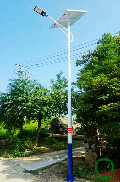 8米太阳能路灯